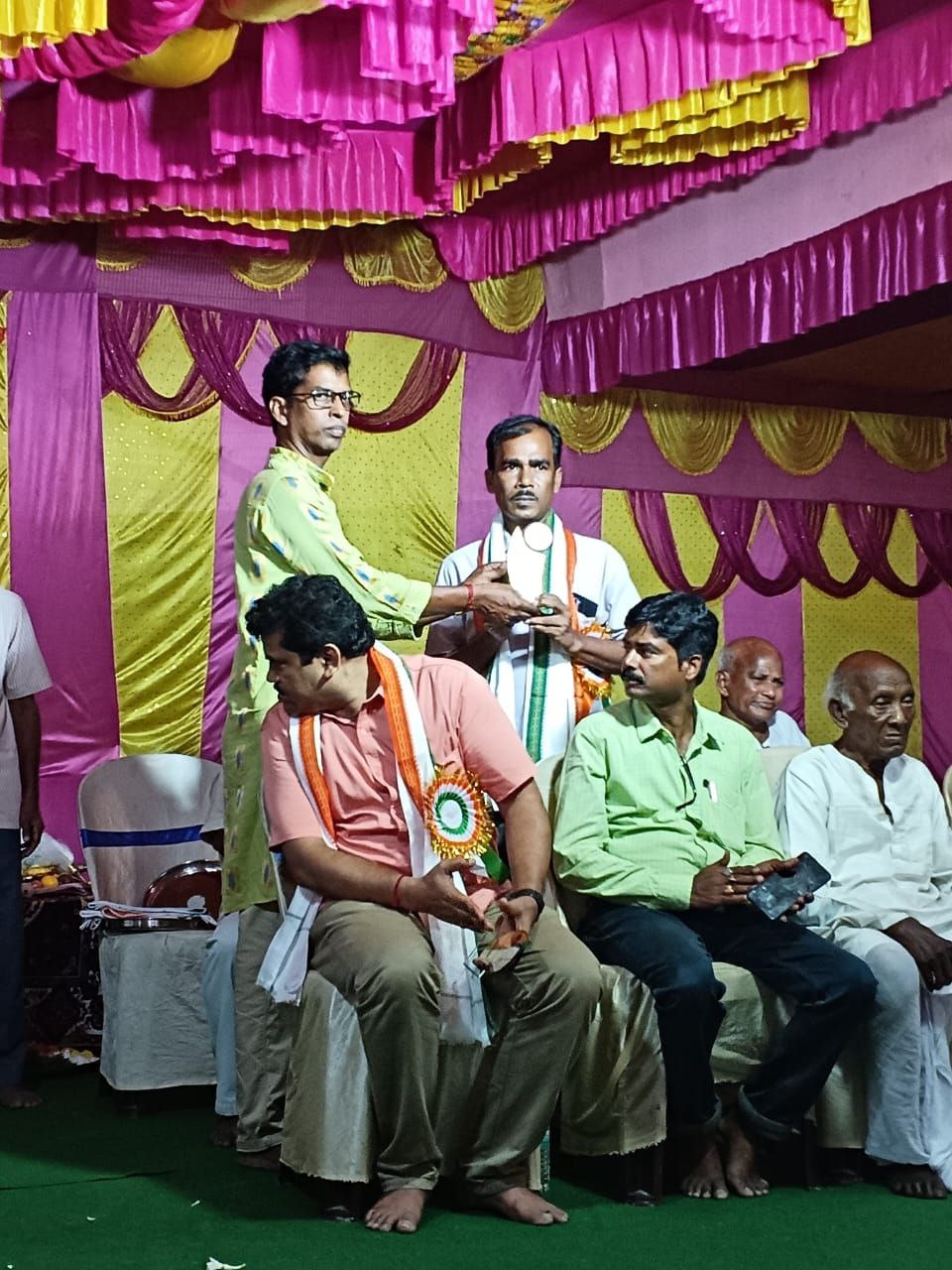 হিন্দু মিলন মন্দিরের বার্ষিক অনুষ্ঠানে সম্মানিত হলেন হিন্দু মিলন সংঘের সভাপতি ও উপদেষ্টা