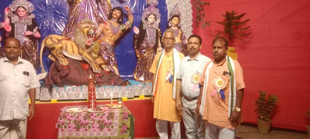 ভারত সেবাশ্রম সংঘের পূজা ও বস্ত্রবিতরণ অনুষ্ঠানে অংশ নিলেন হিন্দু মিলন সংঘের সভাপতি